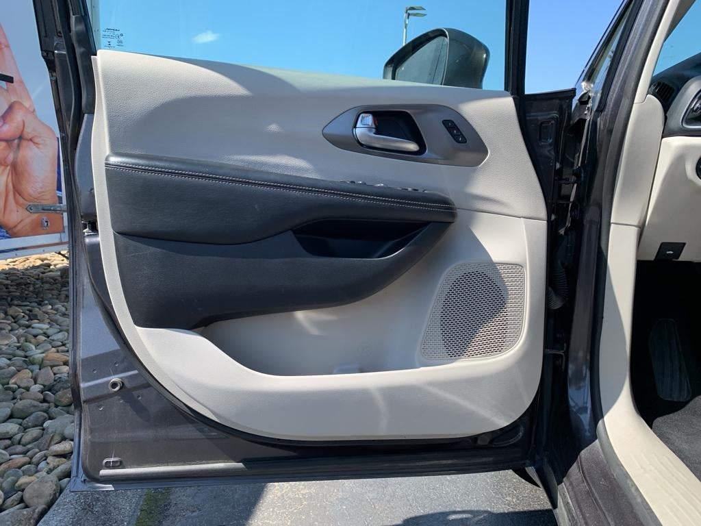 2021 Chrysler Pacifica Touring L *LEATHER-LOADED*